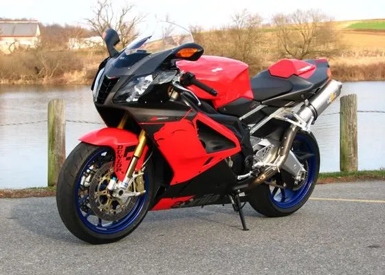 Aprilia rsv Aprilia rsv