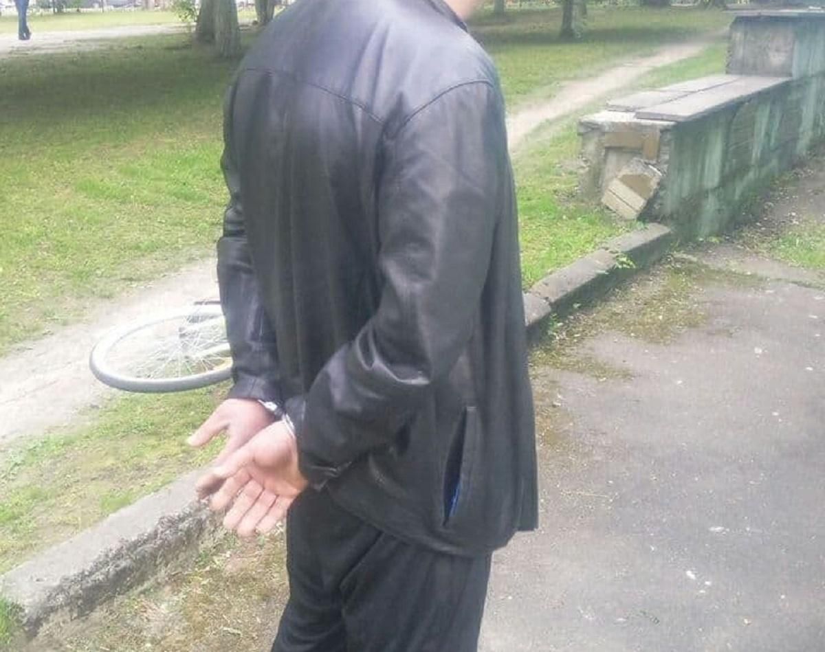 Выстрелил в водителя автобуса: пассажира задержали после преследования Выстрелил в водителя автобуса: пассажира задержали после преследования