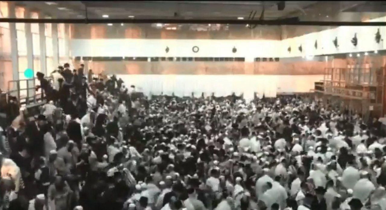 Десятки постраждалих: в Ізраїлі у синагозі обвалилася трибуна – відео Десятки постраждалих: в Ізраїлі у синагозі обвалилася трибуна – відео