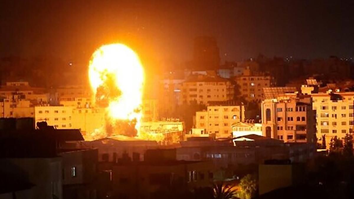 Армия Израиля атаковала дома 9-ти лидеров ХАМАСу