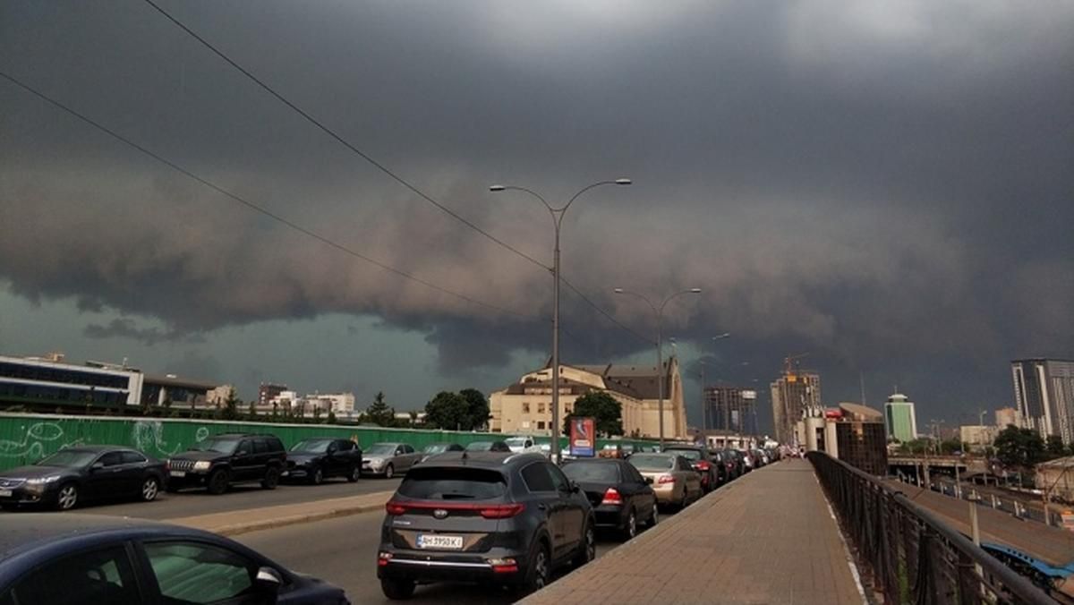 Киевлян предупреждают по грозы и ухудшение погоды Киевлян предупреждают по грозы и ухудшение погоды