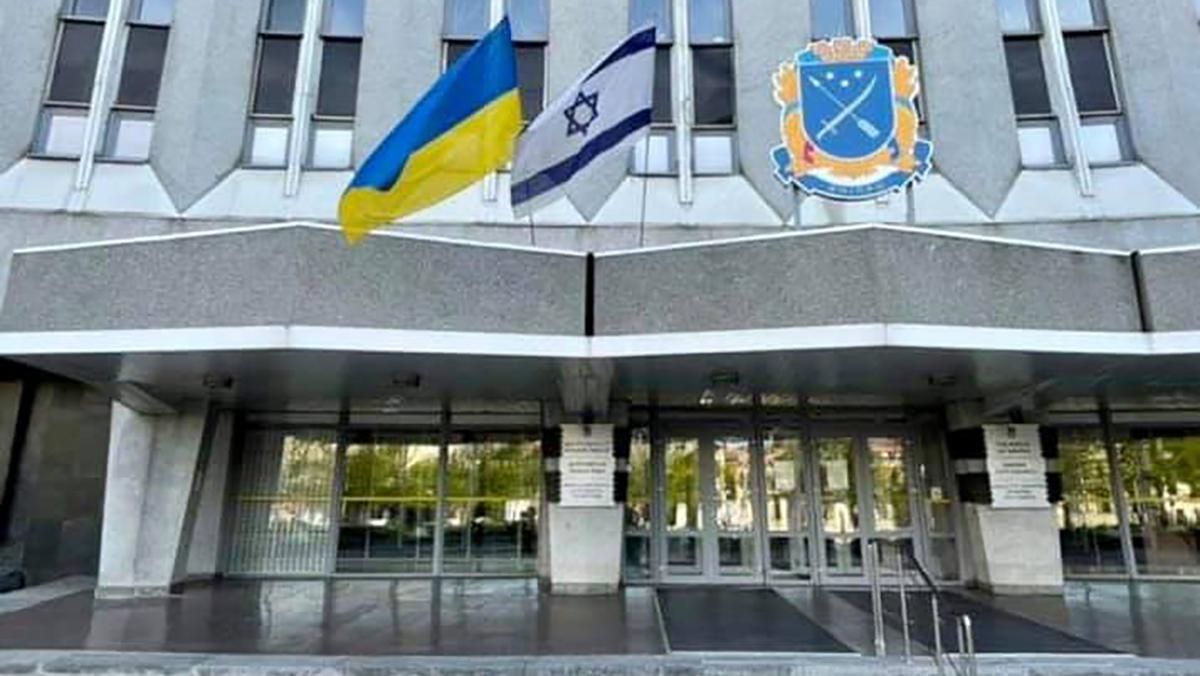 Почему над мэрией Днепра повесили флаг Израиля: позиция Филатова Почему над мэрией Днепра повесили флаг Израиля: позиция Филатова