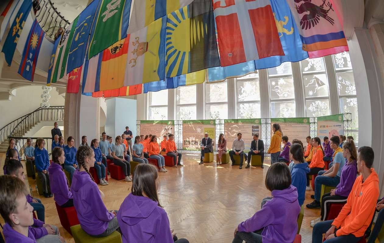 Качество образования в городах и селах должно быть одинаково высоким Качество образования в городах и селах должно быть одинаково высоким