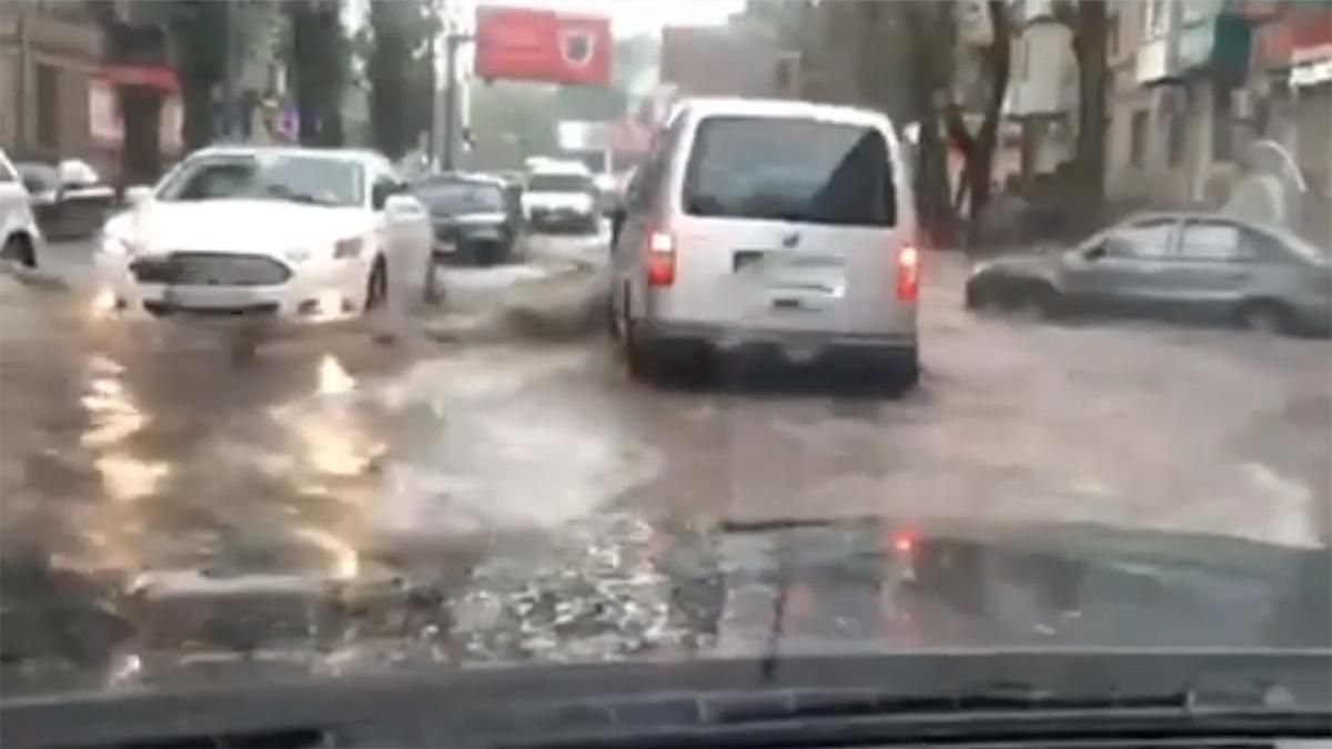 В Одессу посетил Моисей: затоплены большинство улиц города - видео
