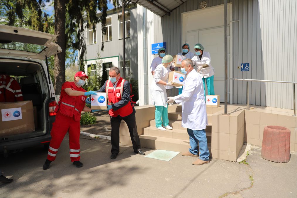 Як Procter & Gamble та Червоний Хрест допомагають лікарням встояти проти COVID-19 Як Procter & Gamble та Червоний Хрест допомагають лікарням встояти проти COVID-19