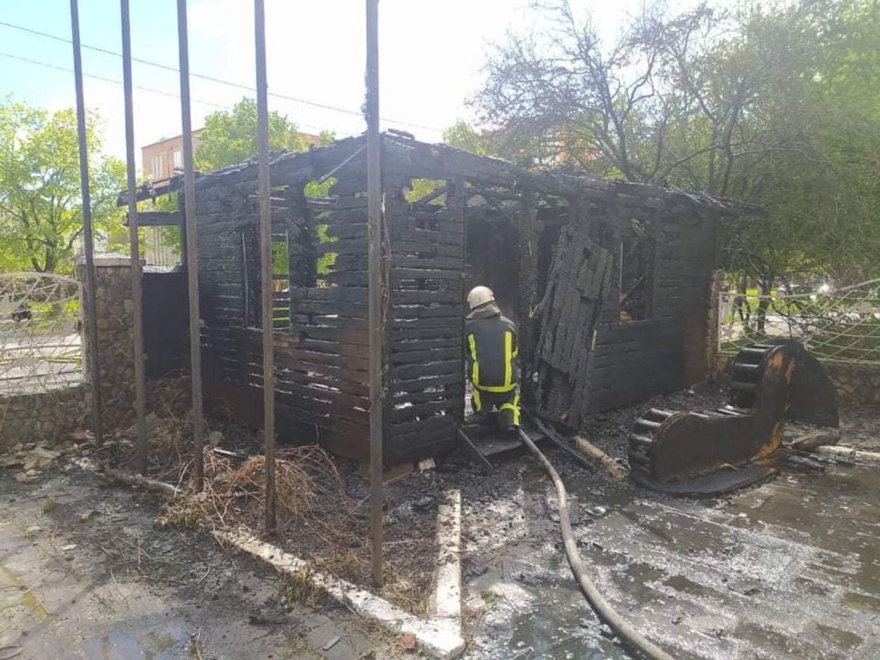 У Львові на території колишнього ресторану трапилась масштабна пожежа: фото і відео У Львові на території колишнього ресторану трапилась масштабна пожежа: фото і відео