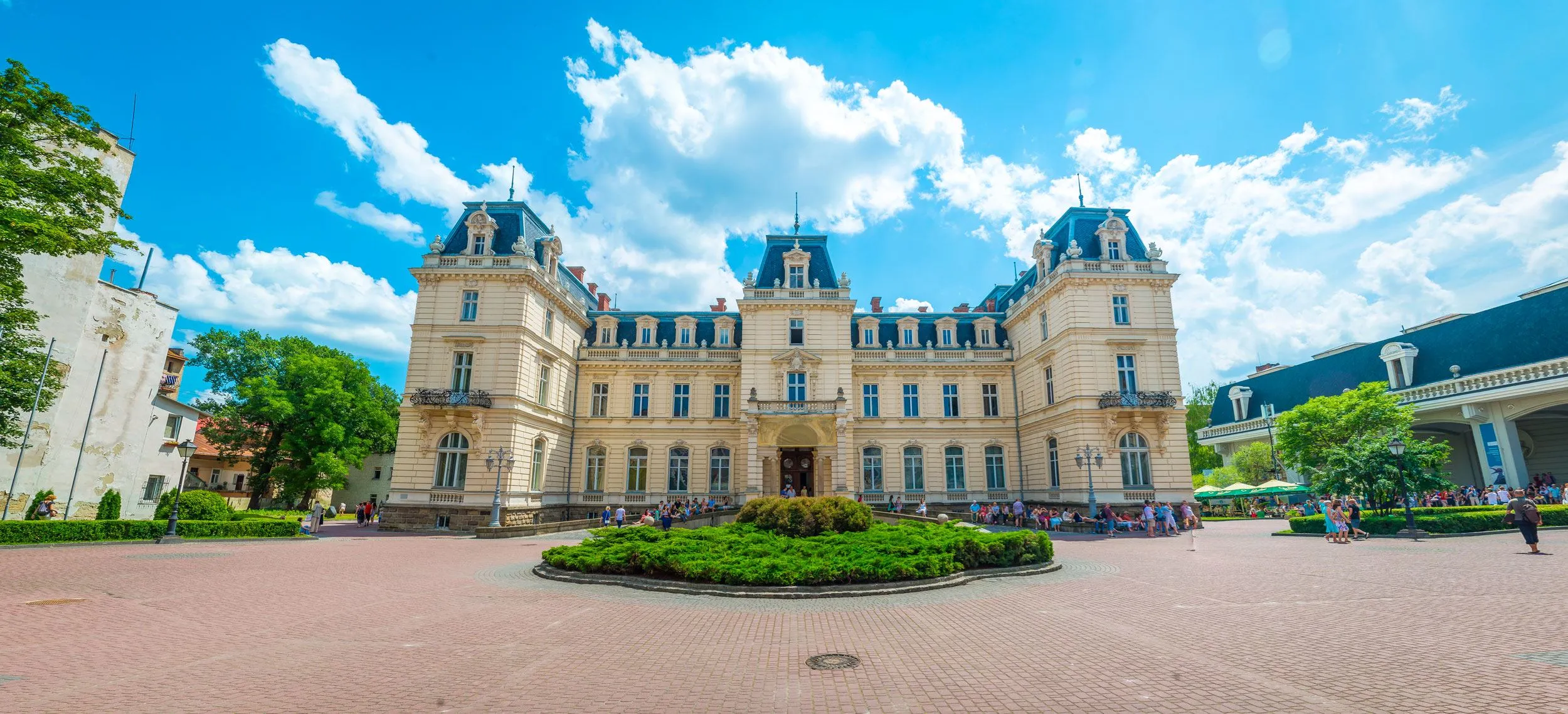 Найкрасивіші місця Львова для вдалої фотосесії: підбірка цікавих ідей Найкрасивіші місця Львова для вдалої фотосесії: підбірка цікавих ідей