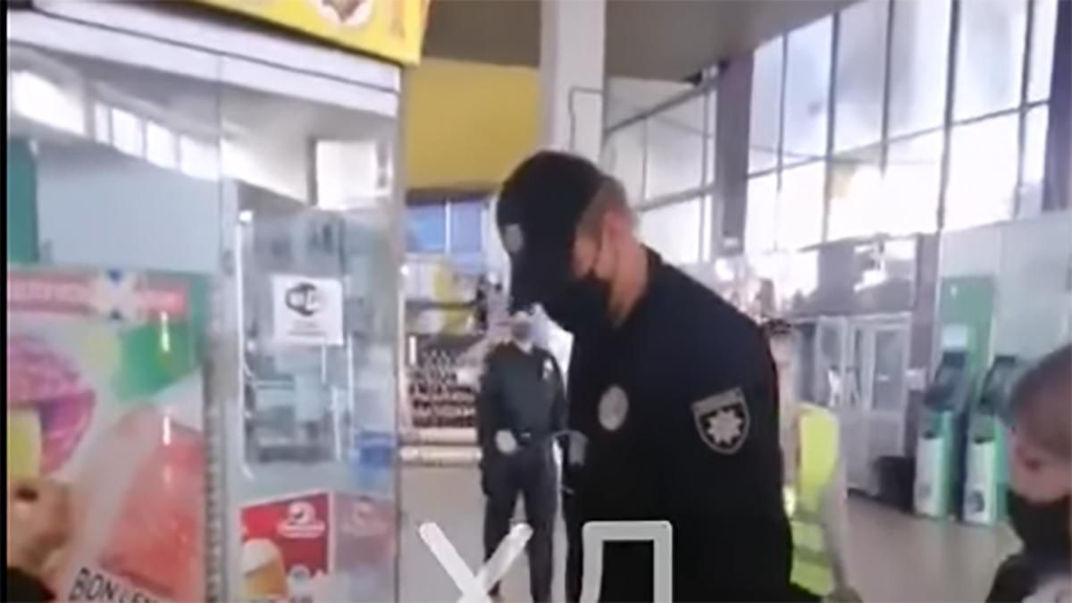 В Днепре копы задержали и избили за отсутствие маски на автовокзале