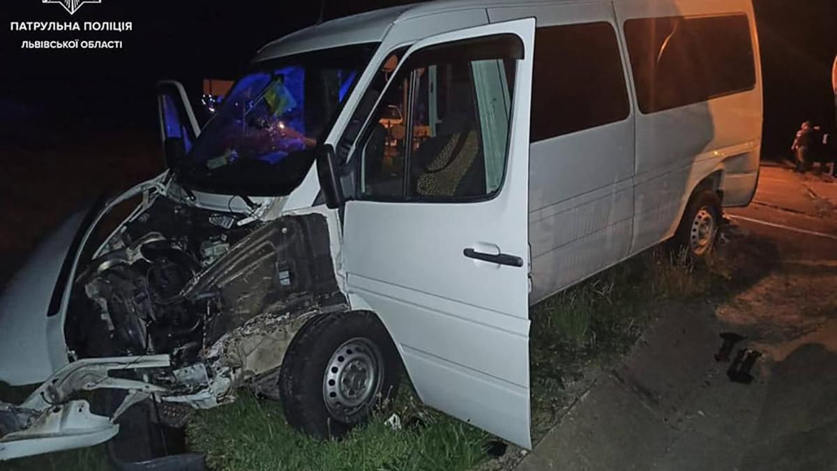 Потрійна ДТП на Львівщині: винен п’яний водій Renault Потрійна ДТП на Львівщині: винен п’яний водій Renault