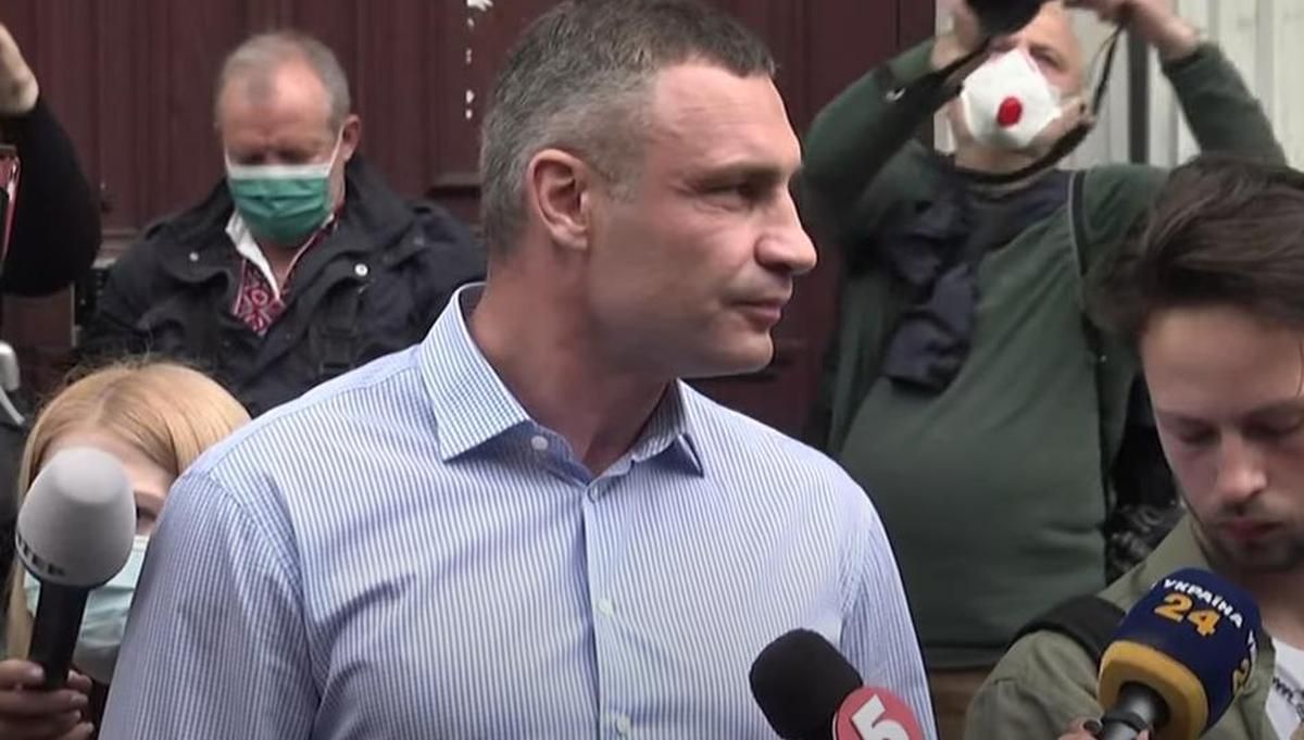 В СБУ объяснили обыски в доме, где живет мэр Киева В СБУ объяснили обыски в доме, где живет мэр Киева