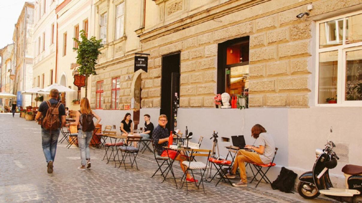 Усі області, крім однієї, потрапили у жовту зону карантину, – МОЗ Усі області, крім однієї, потрапили у жовту зону карантину, – МОЗ