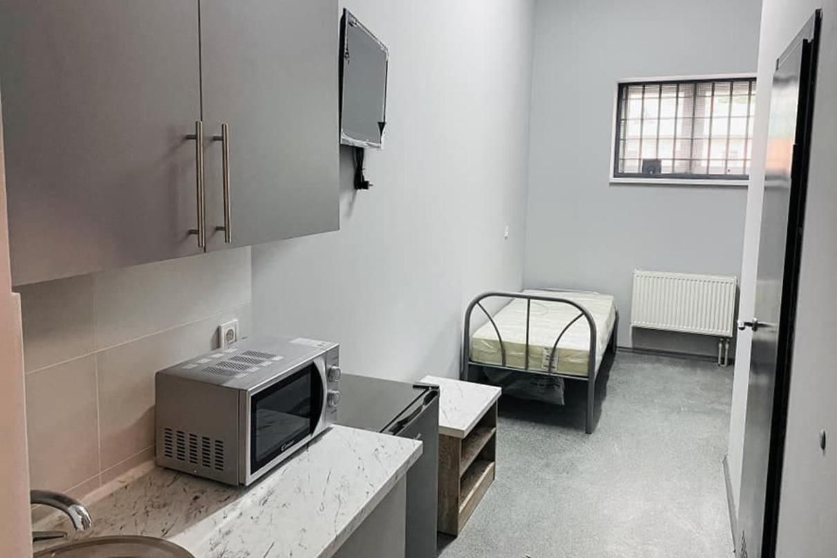 Малюська представив відремонтовану камеру у Лук'янівському СІЗО Малюська представив відремонтовану камеру у Лук'янівському СІЗО