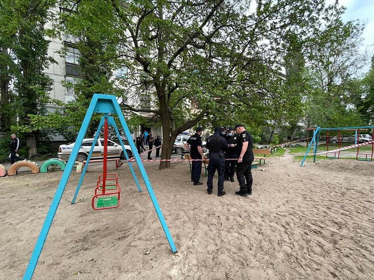 На детской площадке в Луганской области взорвалась 9-летняя девочка