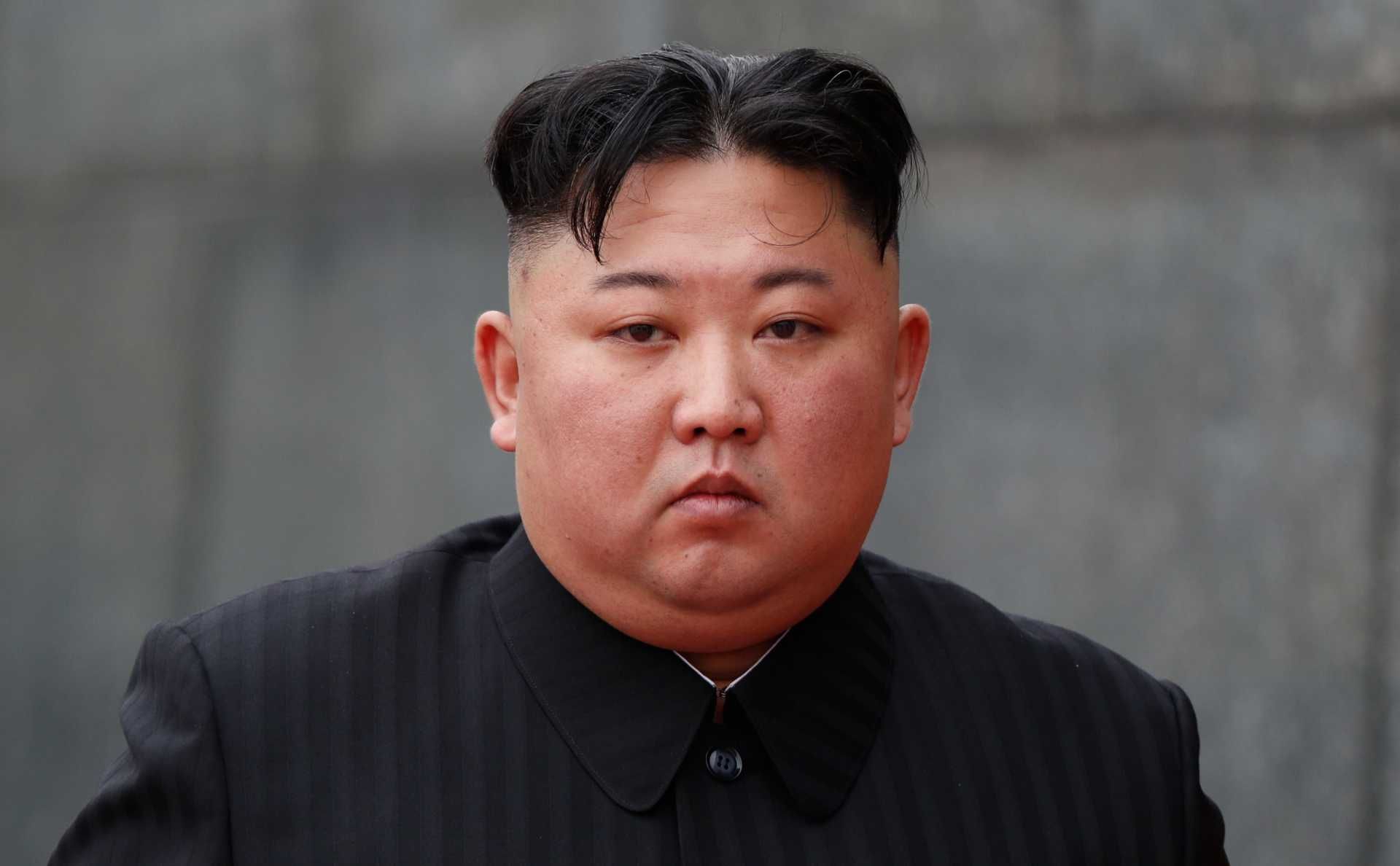 Ким Чен Ын запретил узкие джинсы: чем нельзя выделяться в КНДР