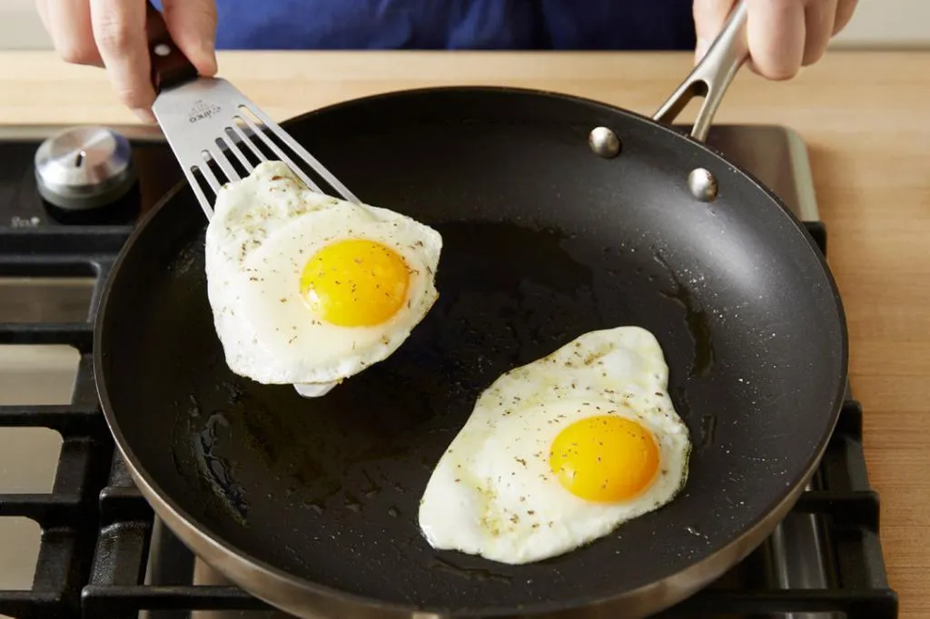Смаження яєць Смаження яєць
