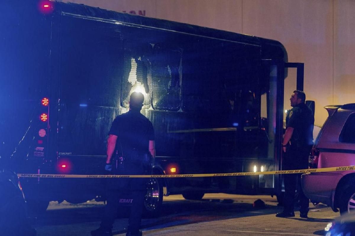 У США обстріляли автобус для вечірок: є жертви та поранені
