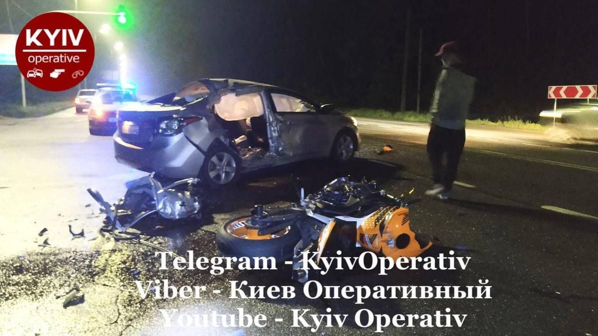 У Києві мотоцикліст розніс легковик та загинув У Києві мотоцикліст розніс легковик та загинув
