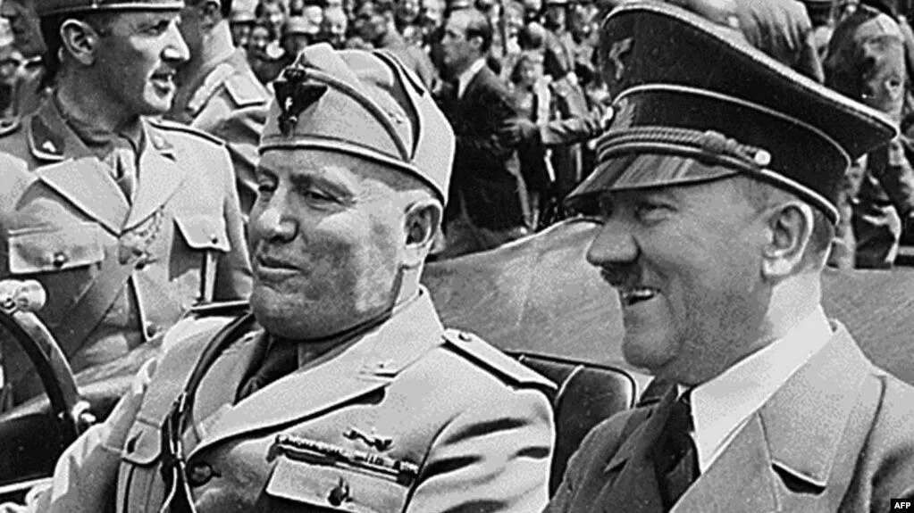 Беніто Муссоліні та Адольф Гітлер