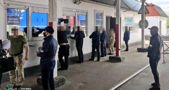 СБУ разоблачила взяточников-чиновников на Волыни, которые помогали ввозить "евробляхи"
