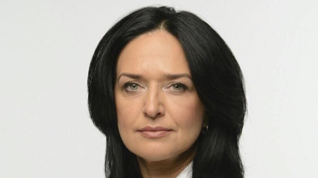 Депутатка від Батьківщини привітала виборців комуністичною символікою Депутатка від Батьківщини привітала виборців комуністичною символікою