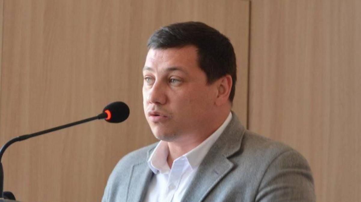 У Черкасах в будинок депутата кинули коктейль Молотова У Черкасах в будинок депутата кинули коктейль Молотова