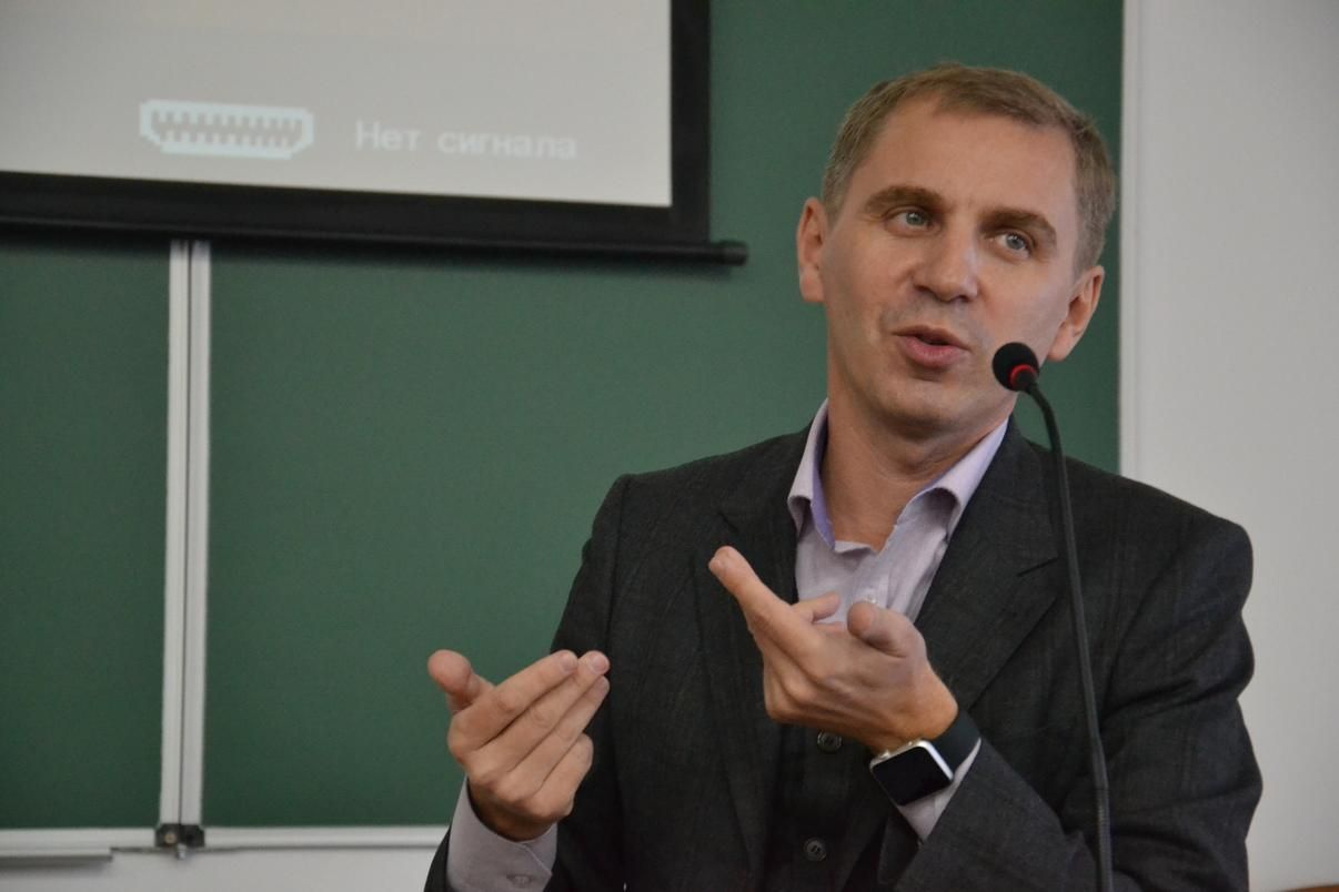 Авраменко прокоментував посилання на порносайт у шкільному підручнику Авраменко прокоментував посилання на порносайт у шкільному підручнику