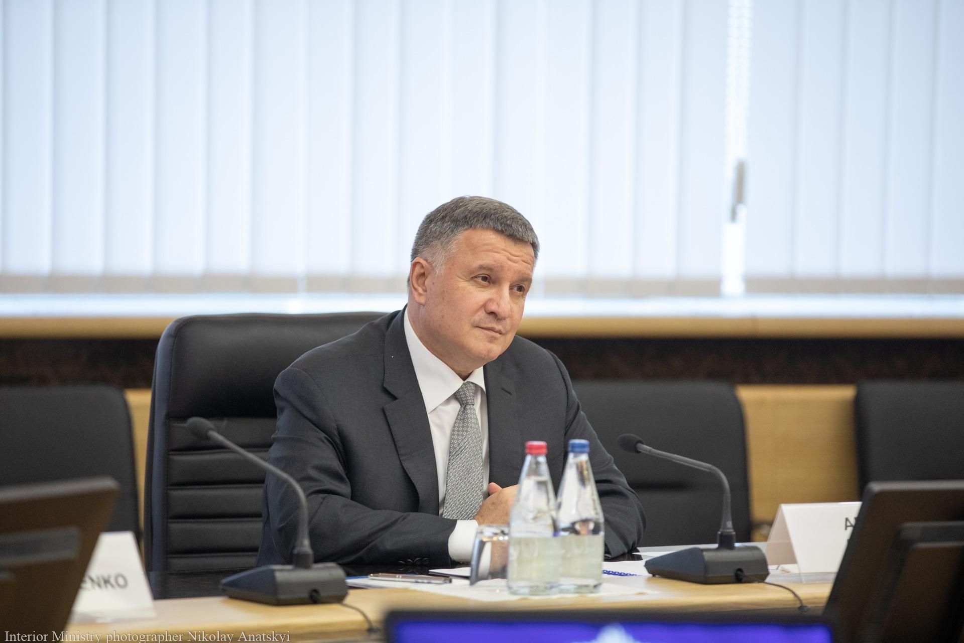 Аваков обсудил с Пакистаном сотрудничество в подготовке офицеров Аваков обсудил с Пакистаном сотрудничество в подготовке офицеров