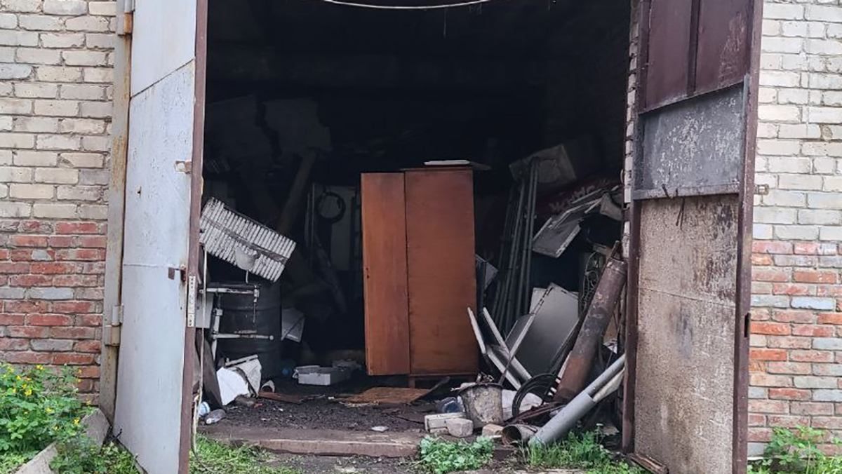 Горів гараж у Харкові: власника госпіталізували з множинними опіками Горів гараж у Харкові: власника госпіталізували з множинними опіками