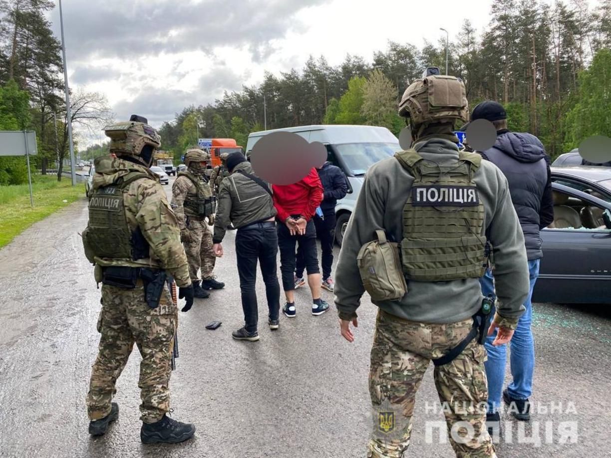 У Києві затримали банду злочинців, які катували жертв – відео