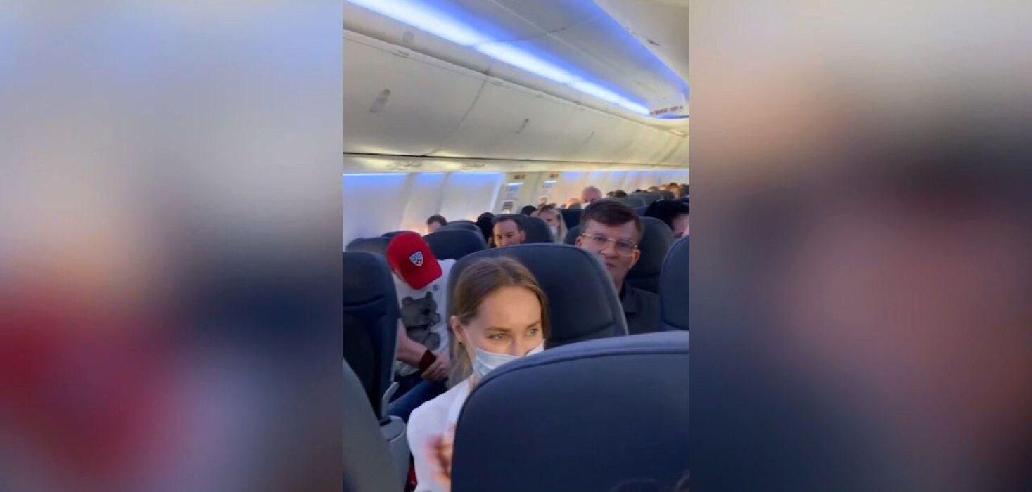 Літак потрапив в піщану бурю у Росії: моторошне відео Літак потрапив в піщану бурю у Росії: моторошне відео