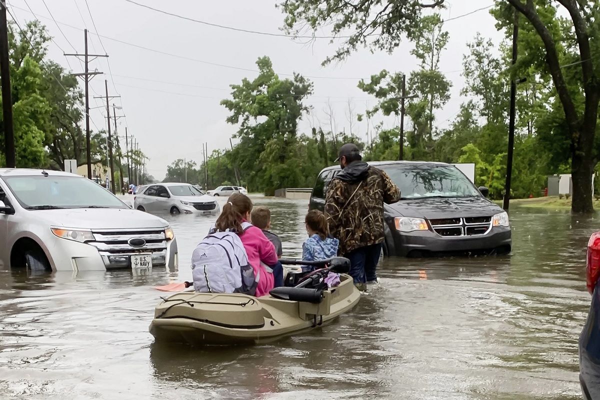 Луїзіану накрила потужна повінь: затопило сотні будинків, є жертви
