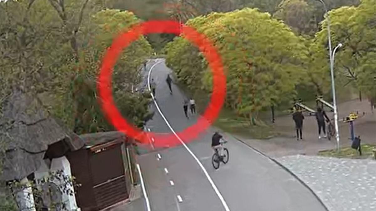 В Одессе столкнулись 2 электросамокаты: водитель сломал череп В Одессе столкнулись 2 электросамокаты: водитель сломал череп