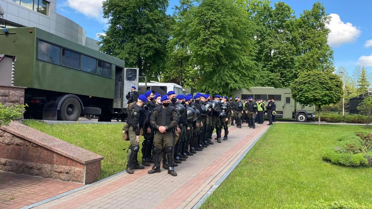 Апеляційний суд розглядає зміну запобіжки Медведчуку: трансляція