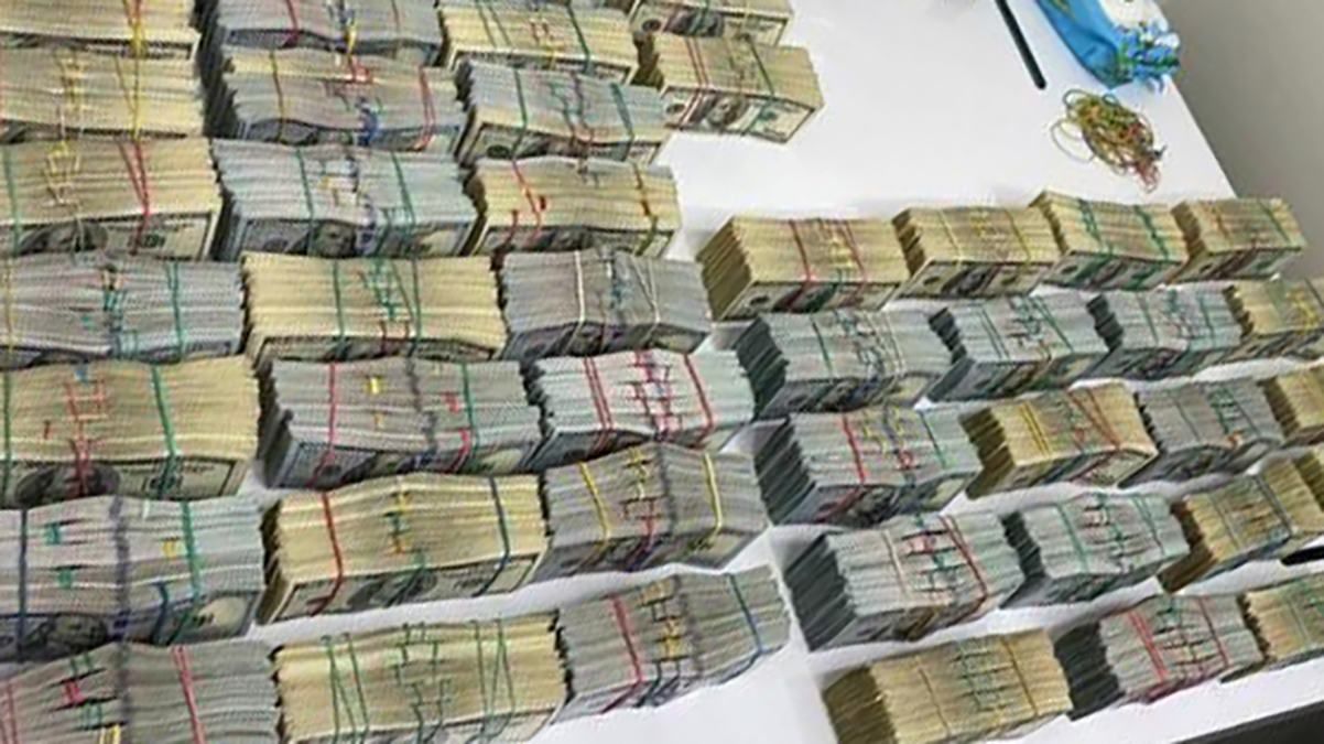 Що було в общаку затриманих у Дніпрі злодіїв у законі – фото Що було в общаку затриманих у Дніпрі злодіїв у законі – фото