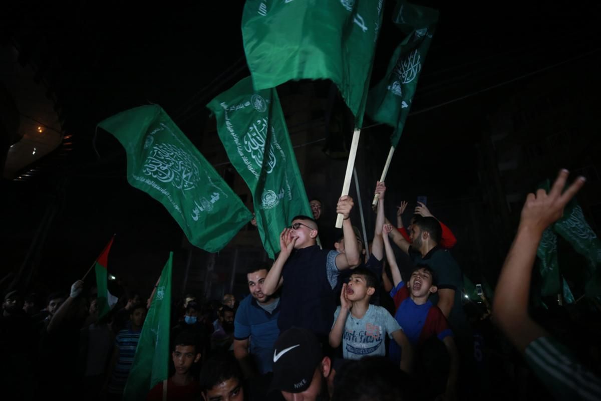 Палестинцы отпраздновали перемирие салютами - фото, видео