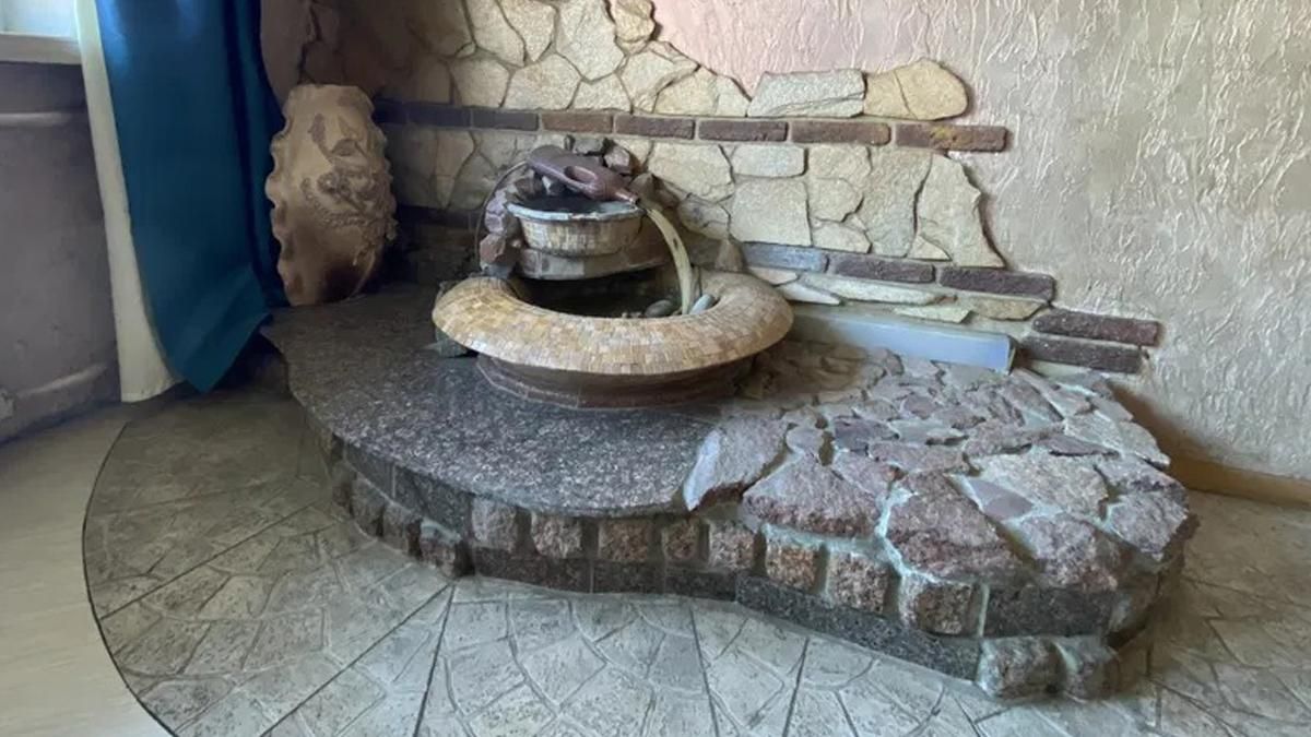 У Києві на Лісовому продають панельну квартиру з фонтаном: фото У Києві на Лісовому продають панельну квартиру з фонтаном: фото