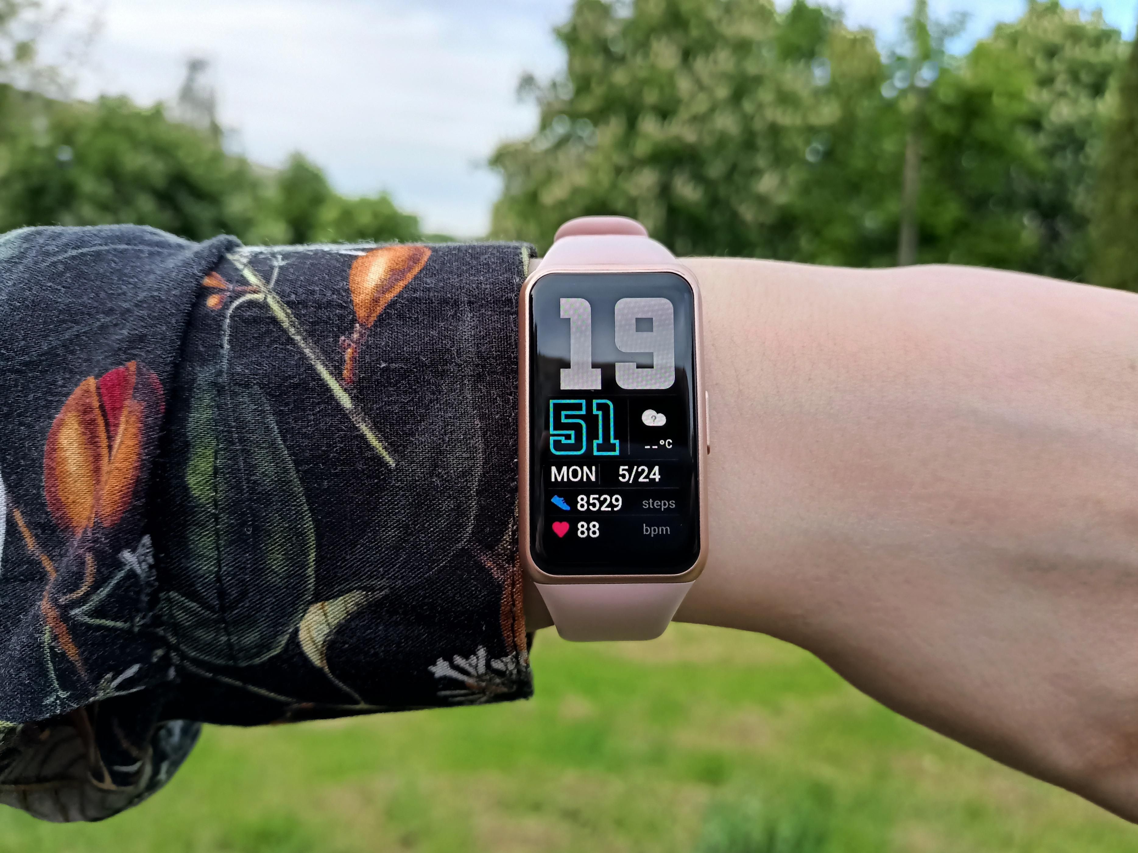 Смарт годинник Huawei Band 6 – огляд, характеристики і ціна Смарт годинник Huawei Band 6 – огляд, характеристики і ціна