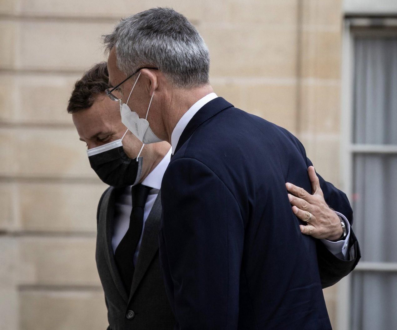 Столтенберг обсудил с Макроном агрессию России и ситуацию в Украине Столтенберг обсудил с Макроном агрессию России и ситуацию в Украине