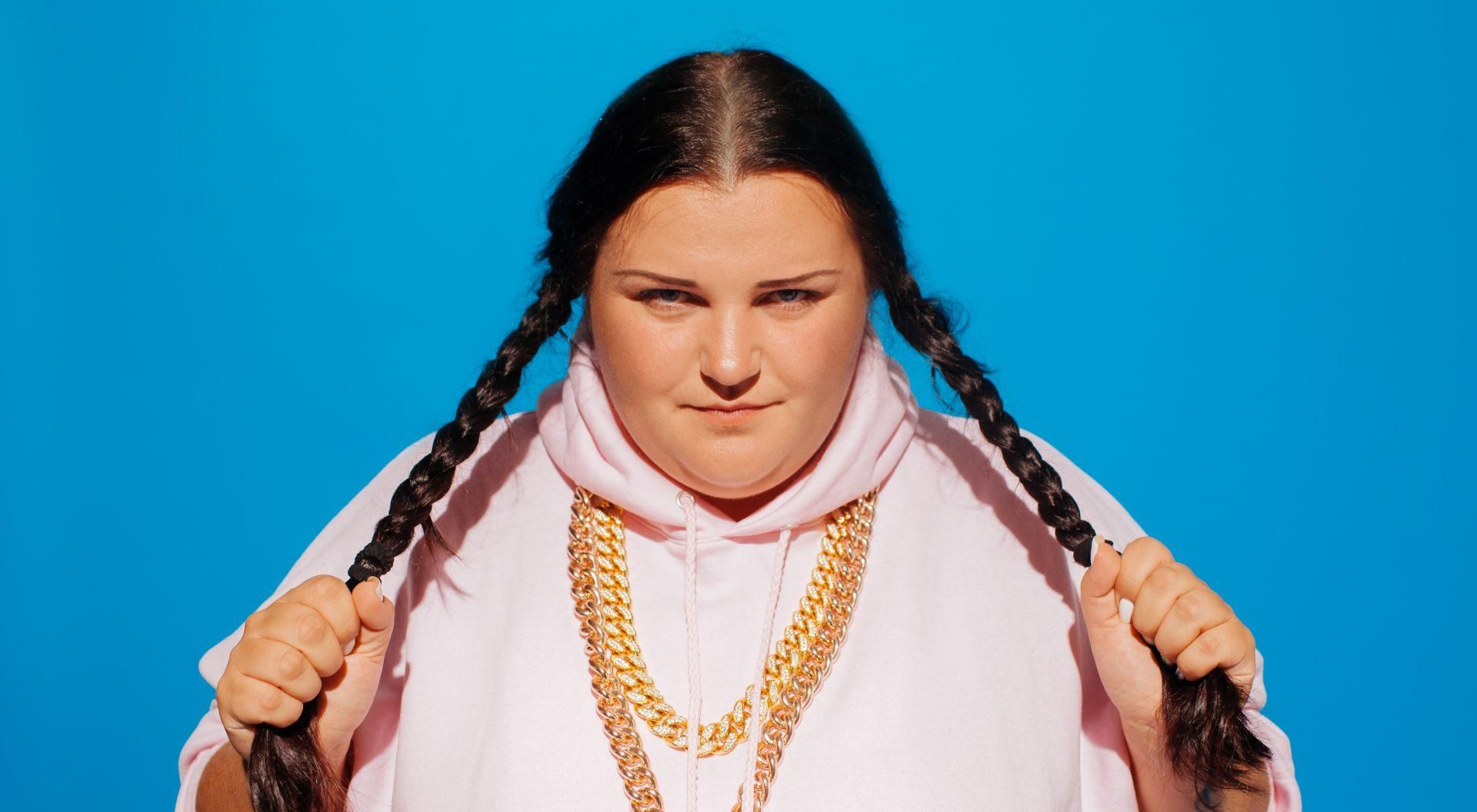 Российские артисты должны выразить свою позицию, - alyona alyona Российские артисты должны выразить свою позицию, - alyona alyona