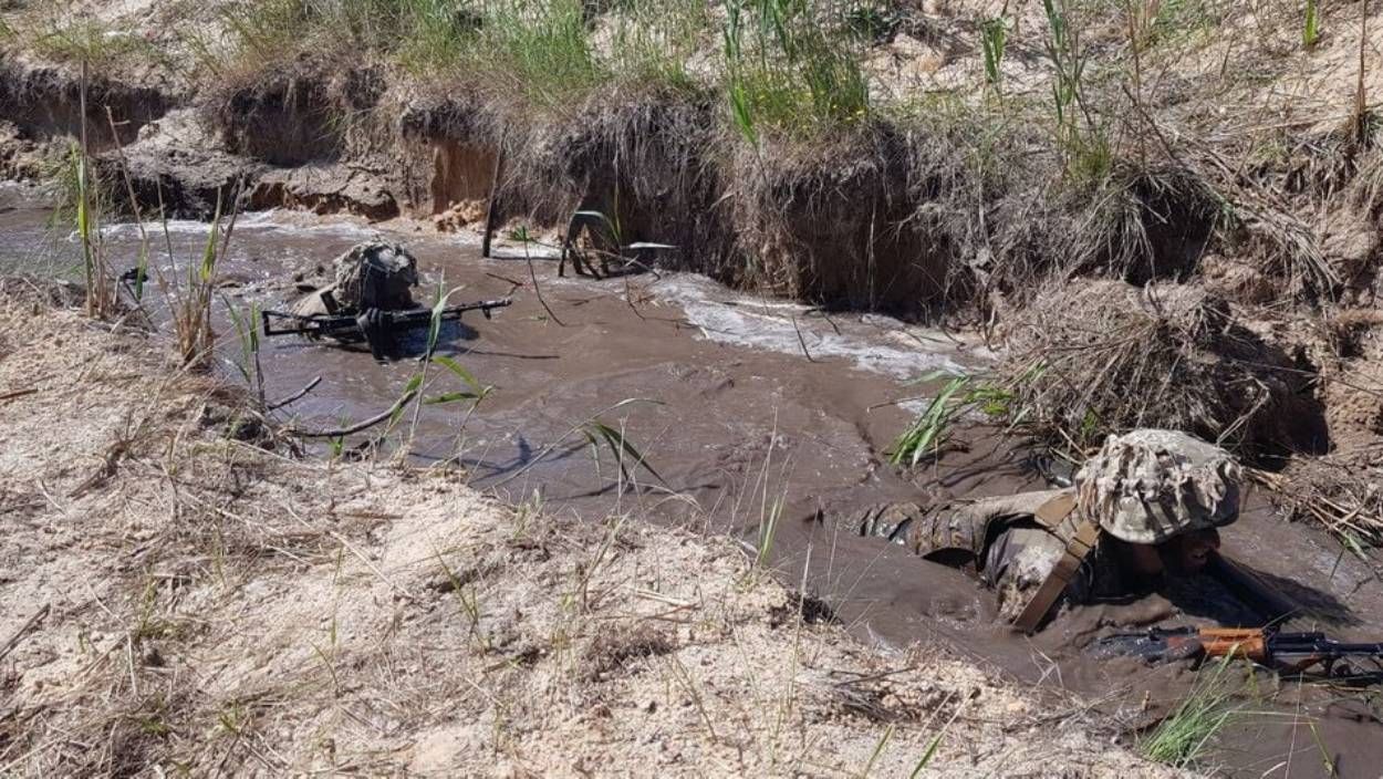 День штормових беретів: піхотинці пройшли надважкий екзамен – відео День штормових беретів: піхотинці пройшли надважкий екзамен – відео