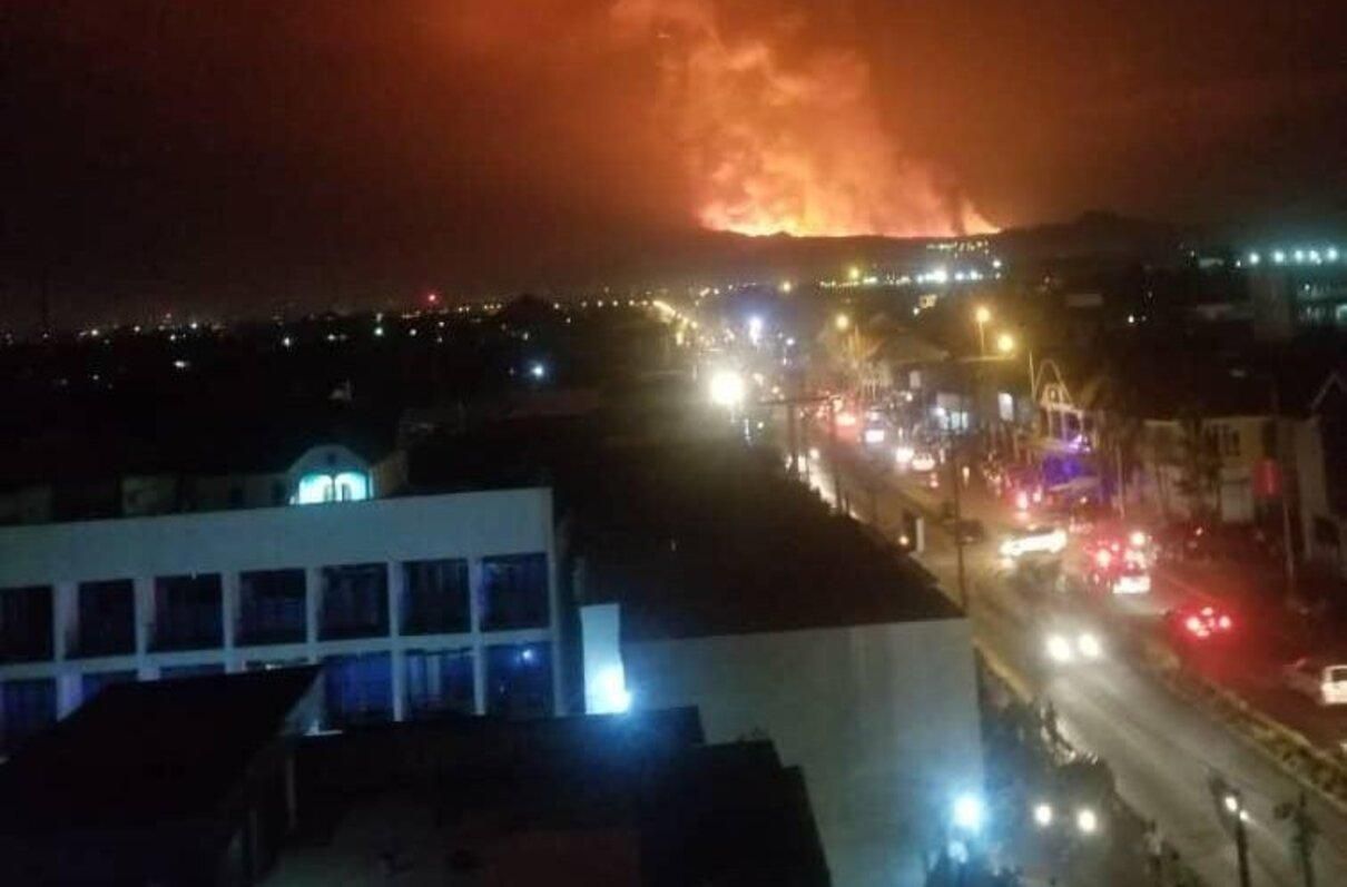 Лава вулкана Ньирагонго почти достигла города Гома в Конго Лава вулкана Ньирагонго почти достигла города Гома в Конго