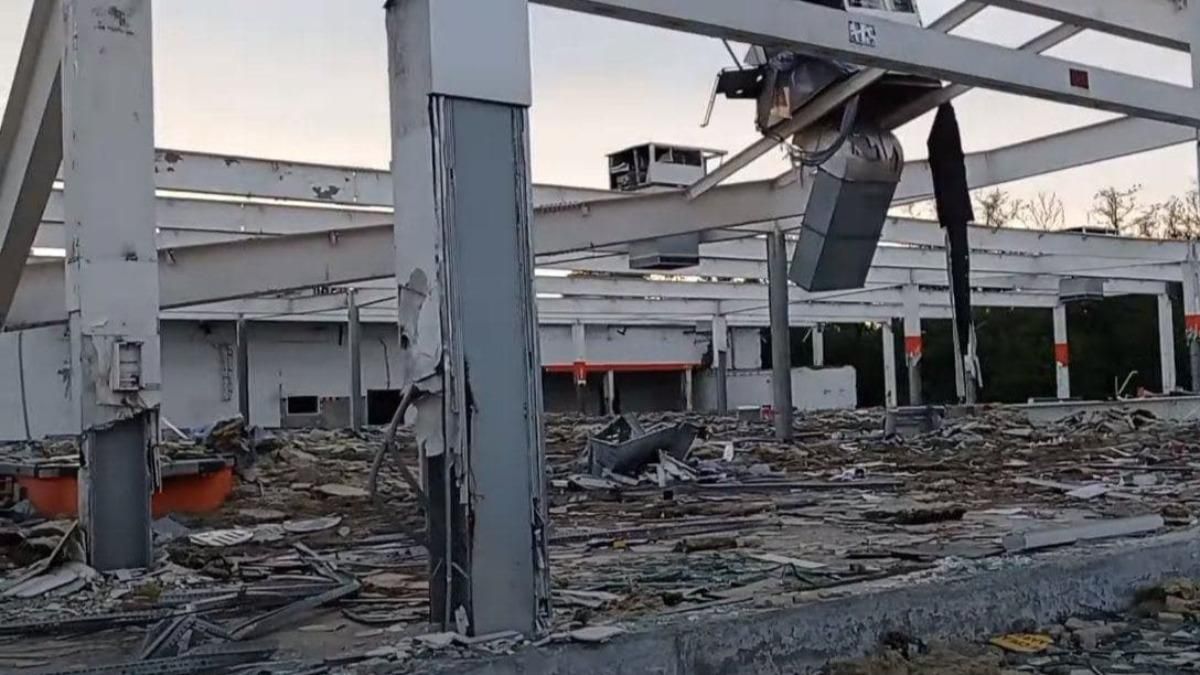 Обнародовали фото развалин супермаркета окупированой в Горловке