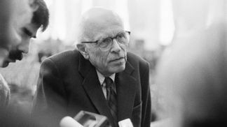 Россия занимается всем тем, что критиковал академик Сахаров, – Казарин