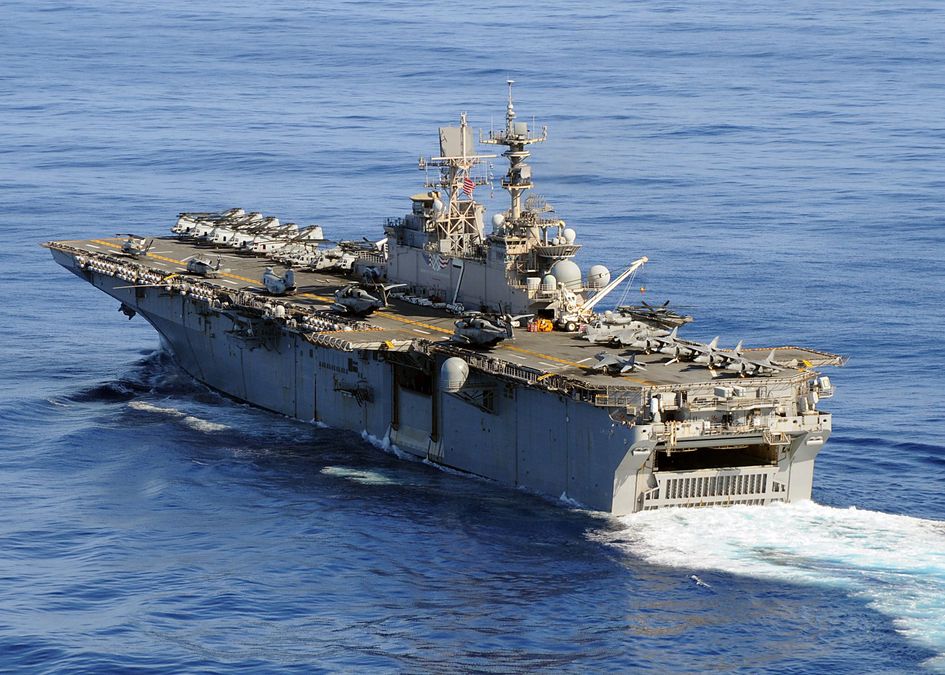 В Средиземное море вошла группа больших десантных кораблей ВМС США В Средиземное море вошла группа больших десантных кораблей ВМС США
