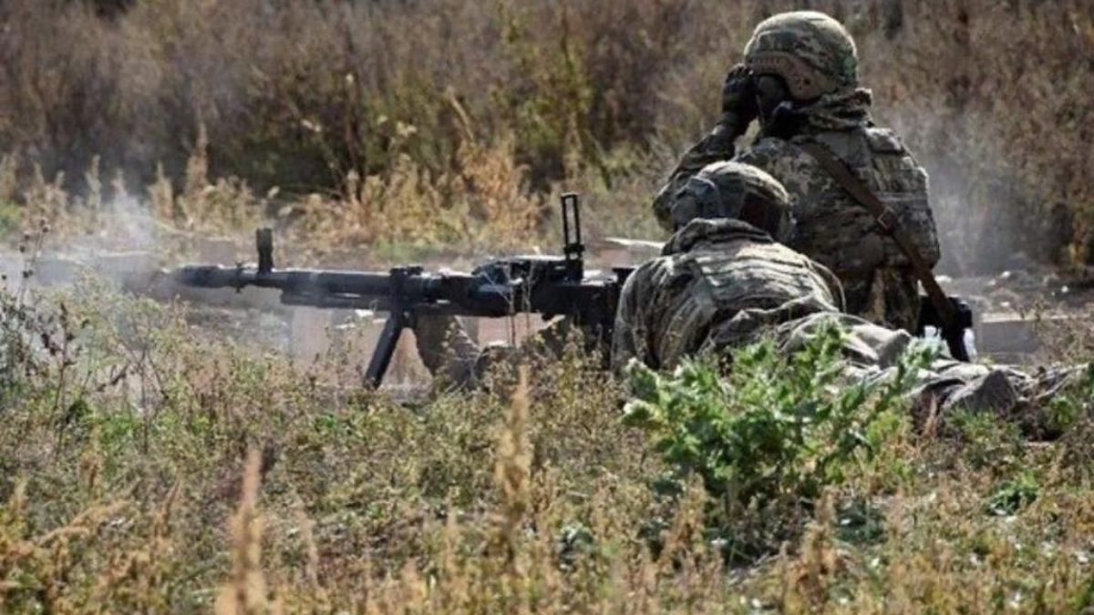 Боевики в Донбассе ранили украинского военного