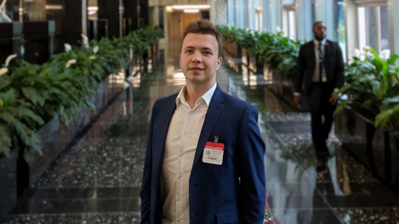 Як білоруські спецслужби вистежили Романа Протасевича та затримали його в Мінську Як білоруські спецслужби вистежили Романа Протасевича та затримали його в Мінську