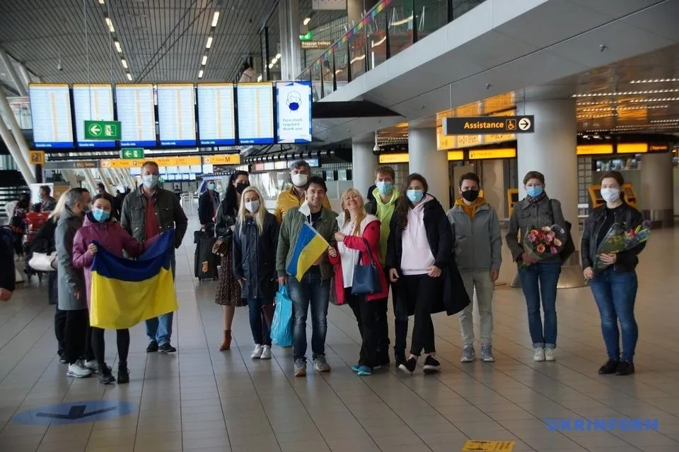 Гурт Go_А зустрічали в аеропорті Гурт Go_А зустрічали в аеропорті