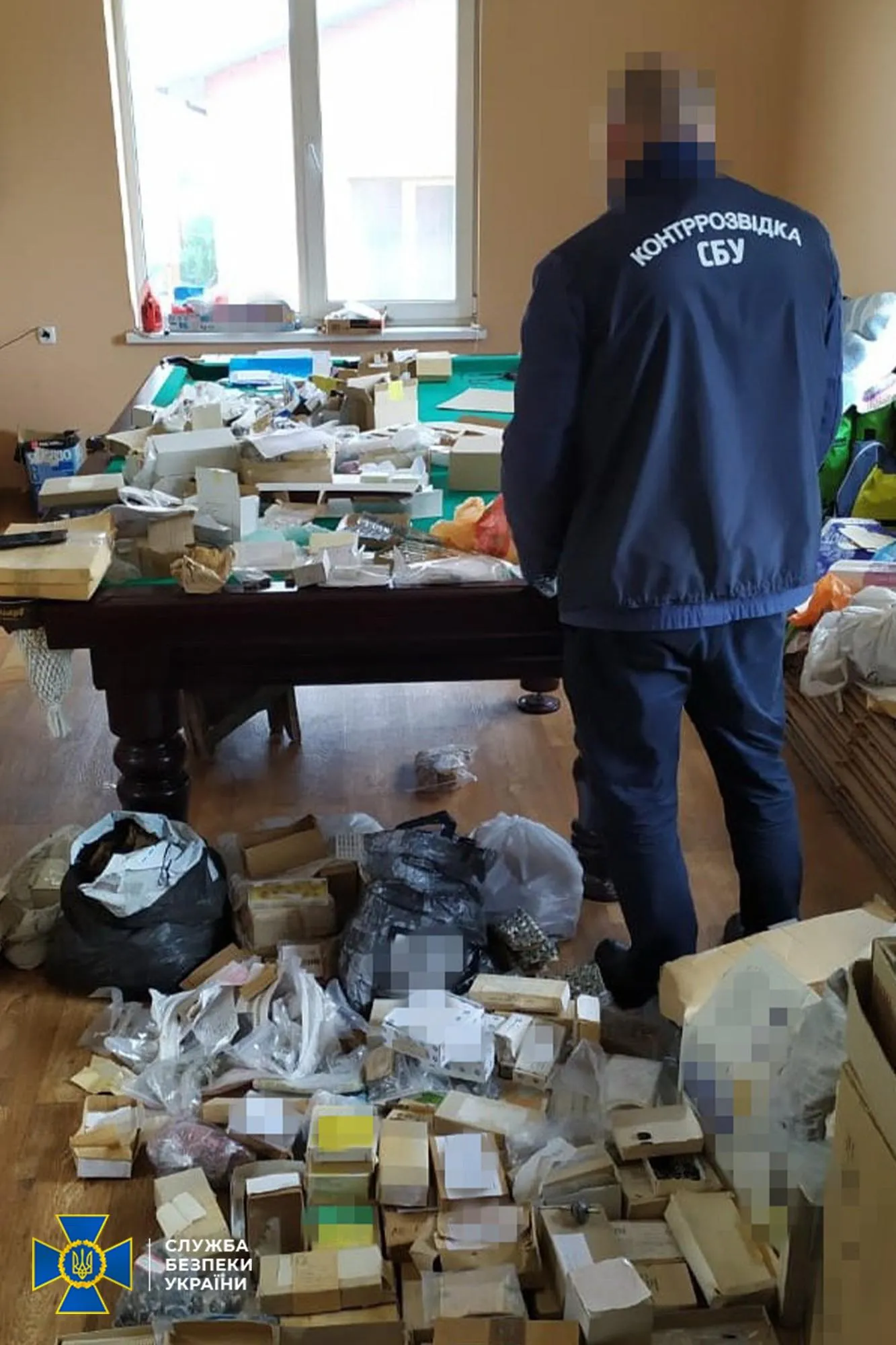 СБУ затримало злочинців, які перевозили деталі до Росії СБУ затримало злочинців, які перевозили деталі до Росії