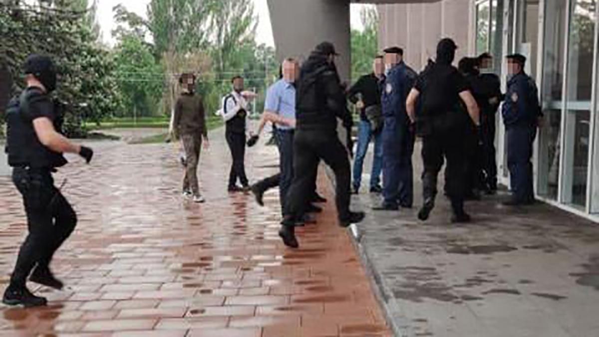 Обыски в горсовете Кривого Рога 24.05.2021: детали - фото Обыски в горсовете Кривого Рога 24.05.2021: детали - фото