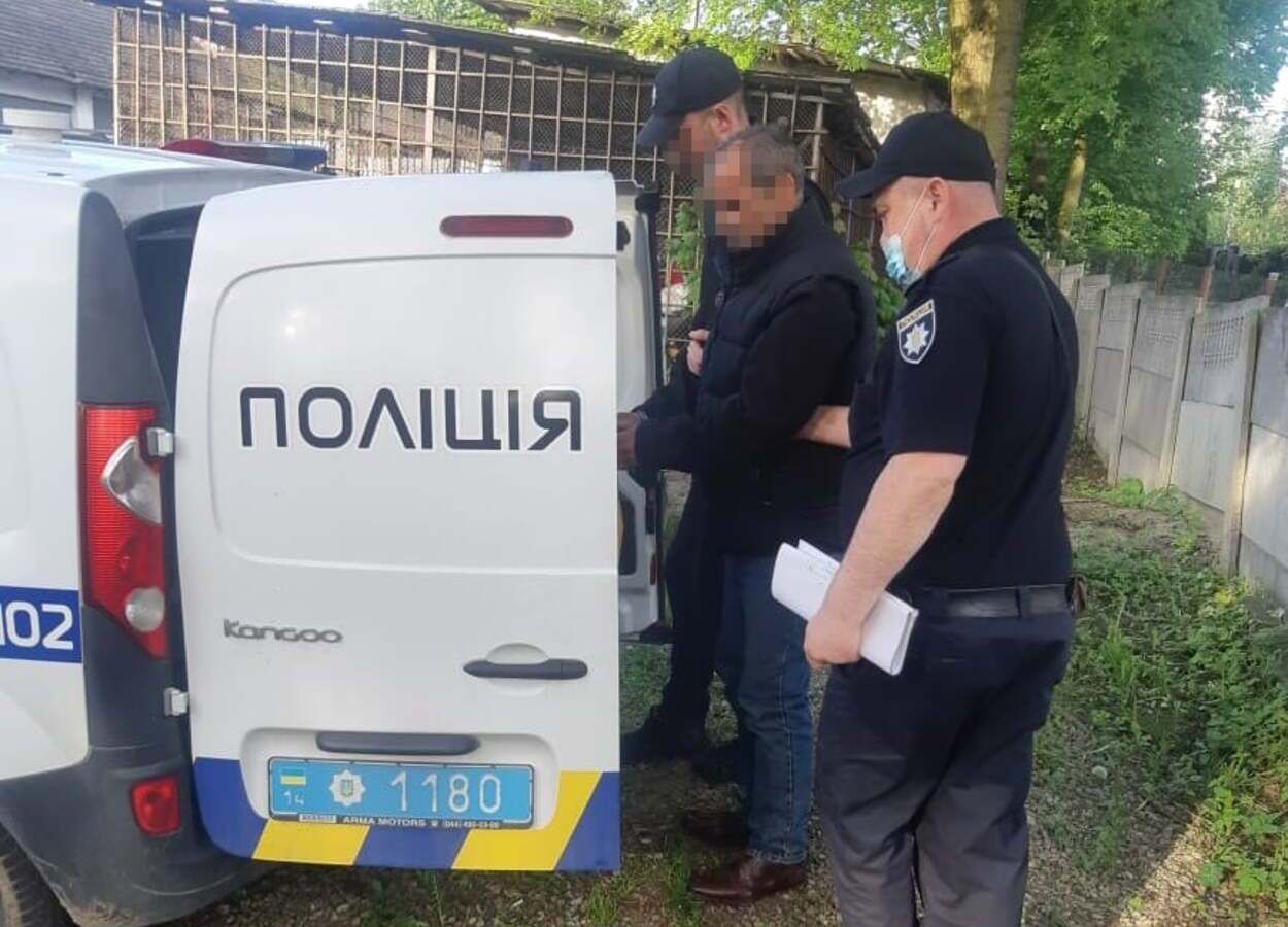 Выманивал деньги и убегал: на Львовщине 58-летнего румына задержали за грабежи - фото Выманивал деньги и убегал: на Львовщине 58-летнего румына задержали за грабежи - фото